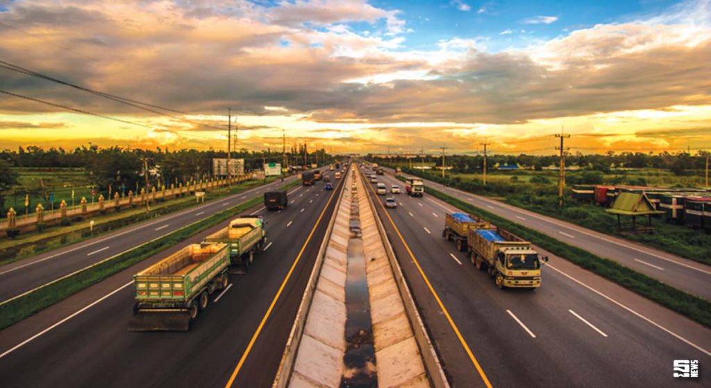 กรมทางหลวง แนะผู้ขับขี่ใช้เกียร์ต่ำบนทางลาดชันและขับช้าช่วงฝนตก เพื่อความปลอดภัยในช่วงเทศกาลปีใหม่