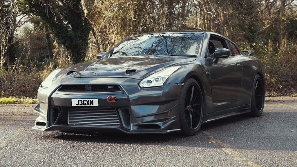 Nissan GT-R คาร์บอนไฟเบอร์ทั้งคัน