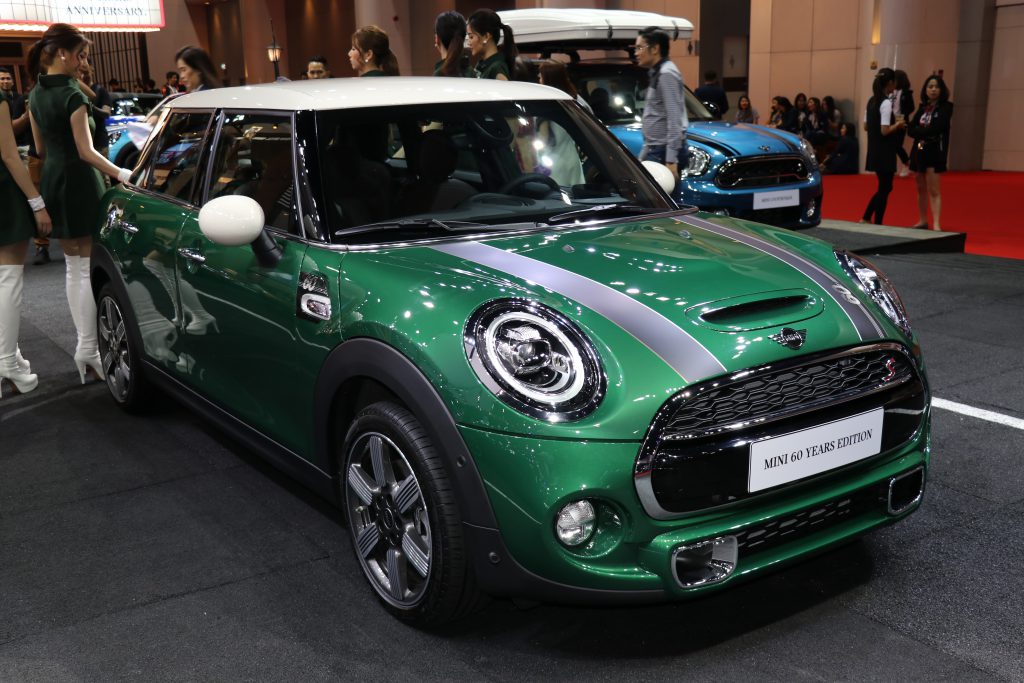 เปิดตัว MINI Cooper S Hatch รุ่นพิเศษฉลองครบรอบ 60 ปี เริ่มต้น 2.9 ล้านบาท
