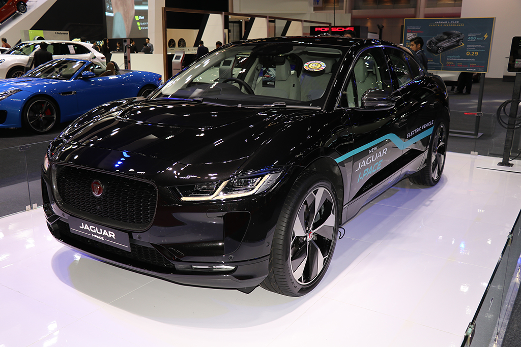 Jaguar เปิดตัวรถยนต์พลังงานไฟฟ้า I-PACE (ไอ-เพซ) ราคาเริ่มต้น 5.499 ล้าน ในงาน Motor Show 2019