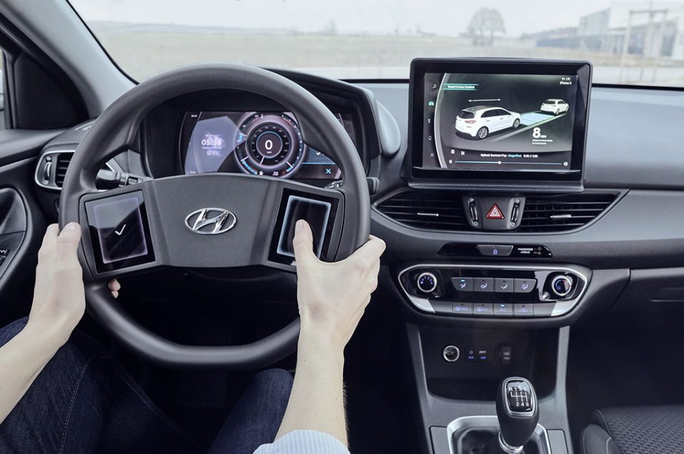 Hyundai นำเสนอแนวคิดห้องโดยสารสุดล้ำ มีทั้งการแสดงผลแบบ 3 มิติ และหน้าจอทัชสกรีนบนพวงมาลัย