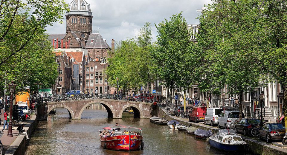 อัมสเตอร์ดัมประกาศแบนรถยนต์เบนซินและดีเซล ตั้งแต่ปี 2030 เป็นต้นไป