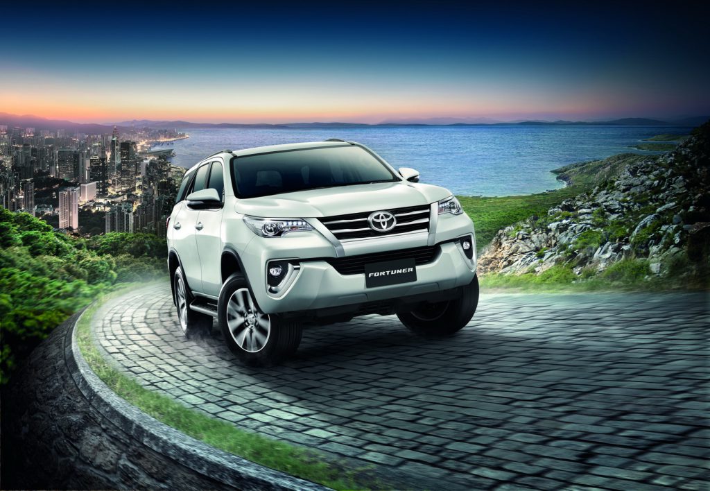 Toyota Fortuner รุ่นปรับปรุงใหม่ 2.4G เกียร์อัตโนมัติ 6 สปีด