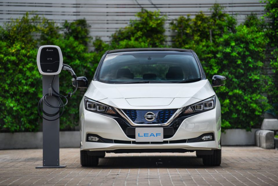 Nissan ร่วมมือกับ Delta แนะนำเครื่องชาร์จรถยนต์ไฟฟ้า สำหรับที่อยู่อาศัยครั้งแรกในไทย