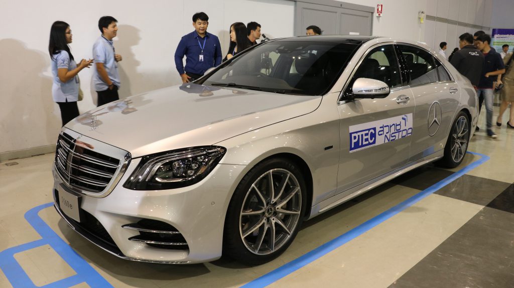 Mercedes-Benz จับมือ สวทช. ร่วมพัฒนาเทคโนโลยียานยนต์ไฟฟ้า พร้อมทดสอบแบตเตอรี่ลิเธียมเป็นแห่งแรกในไทย