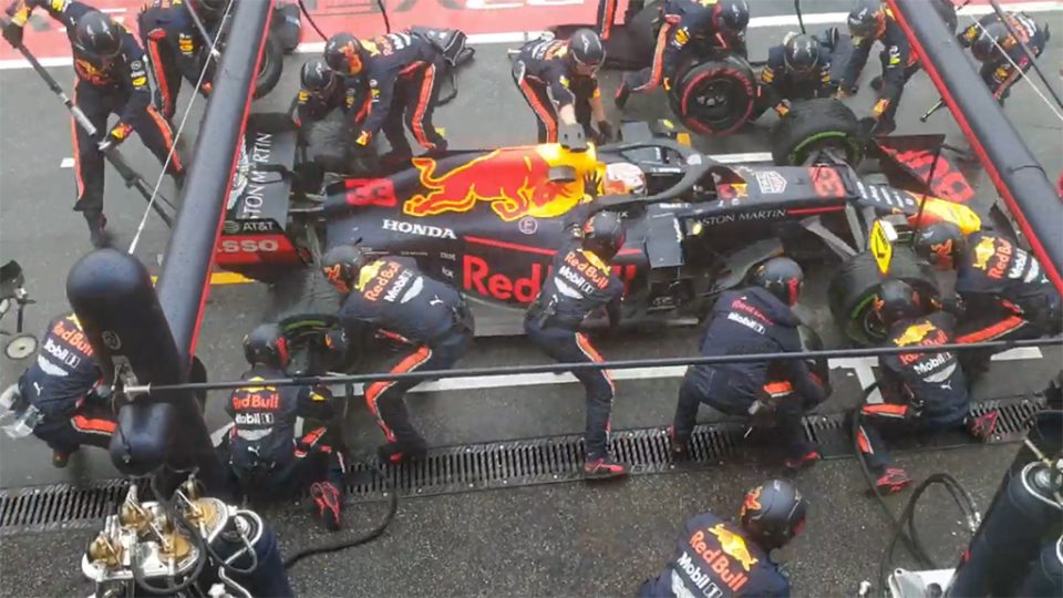 Red Bull Racing ทำสถิติโลกใหม่ เปลี่ยนยางรถแข่ง F1 เร็วสุด 1.88 วินาที
