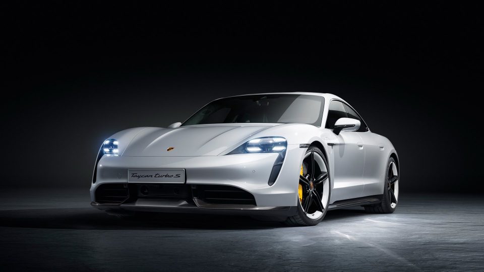 เปิดตัว Porsche Taycan รถสปอร์ตพลังงานไฟฟ้ารุ่นล่าสุด 761 แรงม้า 0-100 กม./ชม. เร็วสุด 2.8 วิ