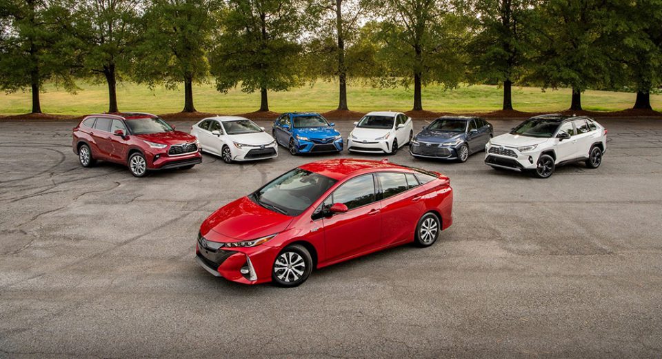 Toyota ประกาศความสำเร็จขายรถยนต์ไฮบริดครบ 15 ล้านคันทั่วโลก