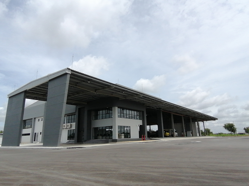 กลุ่มตรีเพชรเปิด "ศูนย์ซ่อมตัวถังและสีรถบรรทุกมาตรฐานอีซูซู"