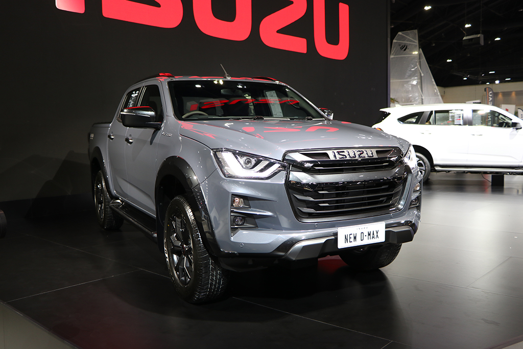 อีซูซุดีแมคซ์ สีเทาโอเพคใหม่