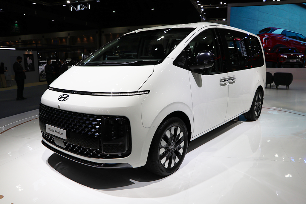 Hyundai Staria Premium