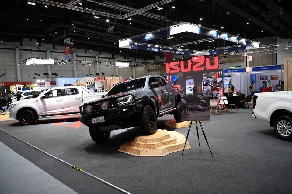 อีซูซุ ยกทัพรถยนต์ยอดฮิตบุกงาน Fast Auto Show Thailand 2022
