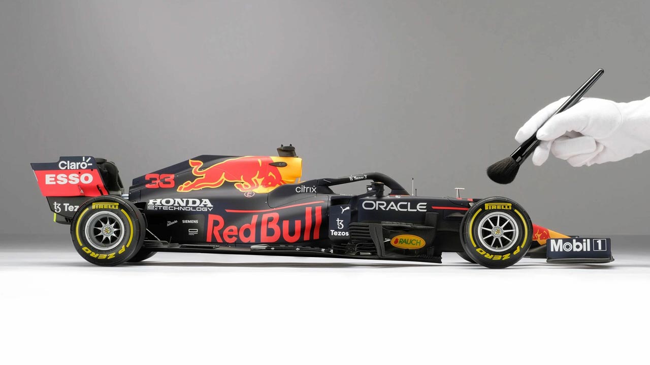 ชมรถแข่ง F1 จากทีม Red Bull Racing ที่ได้รับการย่อส่วนกลายเป็นโมเดลสุด ...