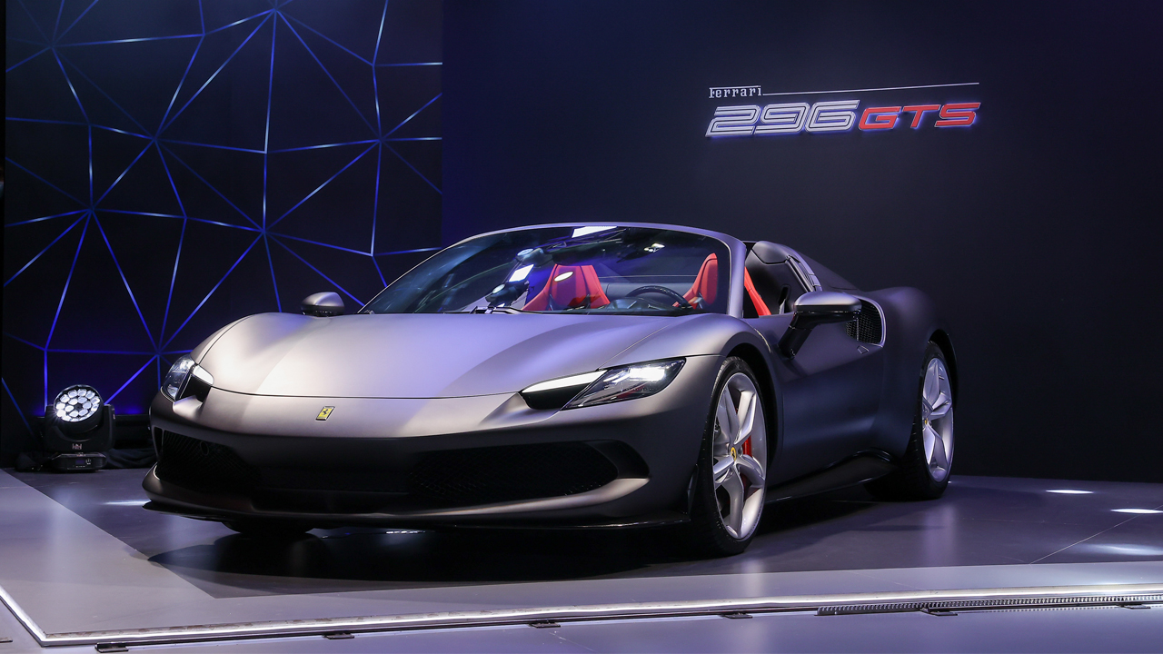 Ferrari 296 GTS ราคา 25,290,000 บาท