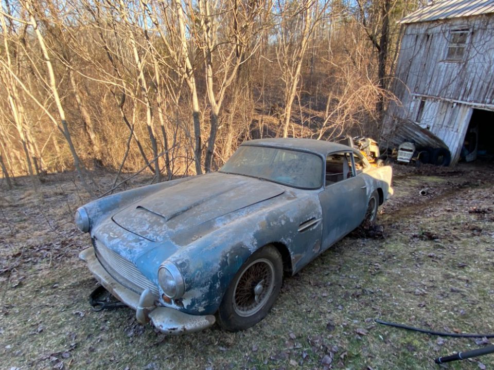Aston Martin DB4 ถูกพบหลังจอดทิ้งนานกว่า 30 ปี