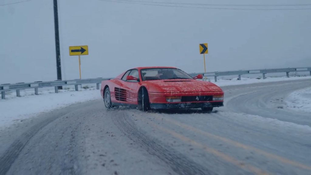 Ferrari Testarossa drift on snow