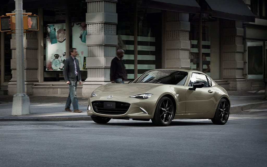 New Mazda MX-5 ปรับโฉมเพิ่มสีใหม่ น้ำตาล เซอร์คอน แซนด์ ราคา 2.912 ล้านบาท