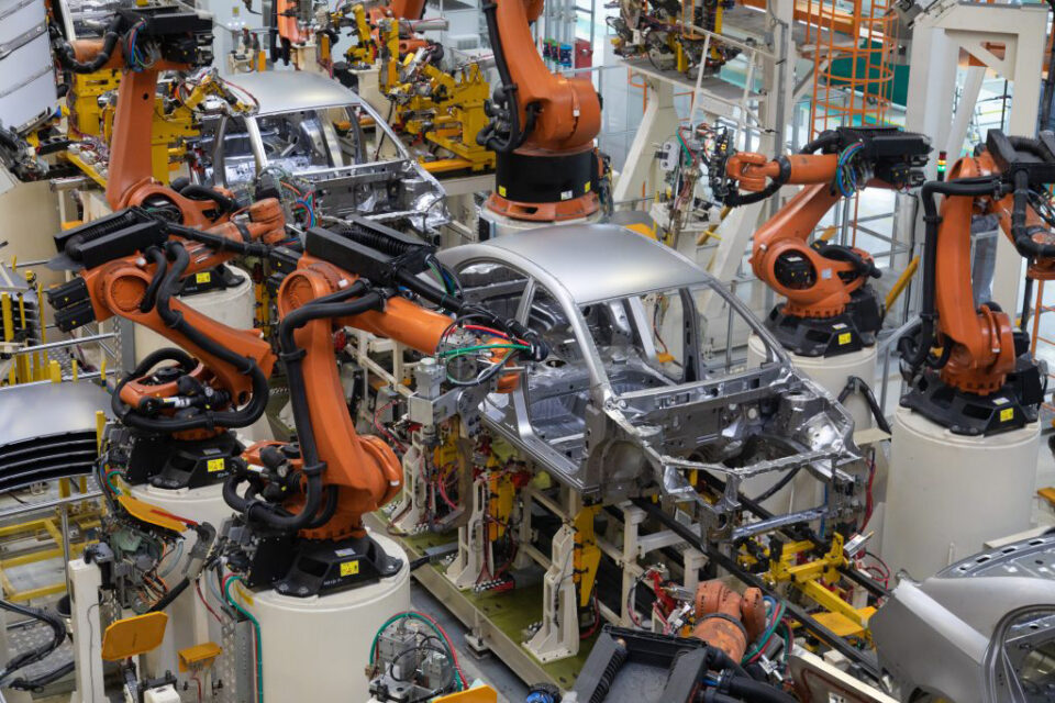 สถิติใหม่! มีหุ่นยนต์กว่า 1 ล้านตัวทำงานในอุตสาหกรรมรถยนต์ทั่วโลก