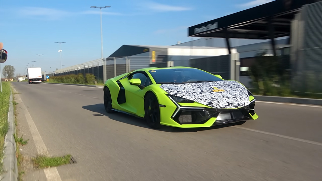 Lamborghini Revuelto