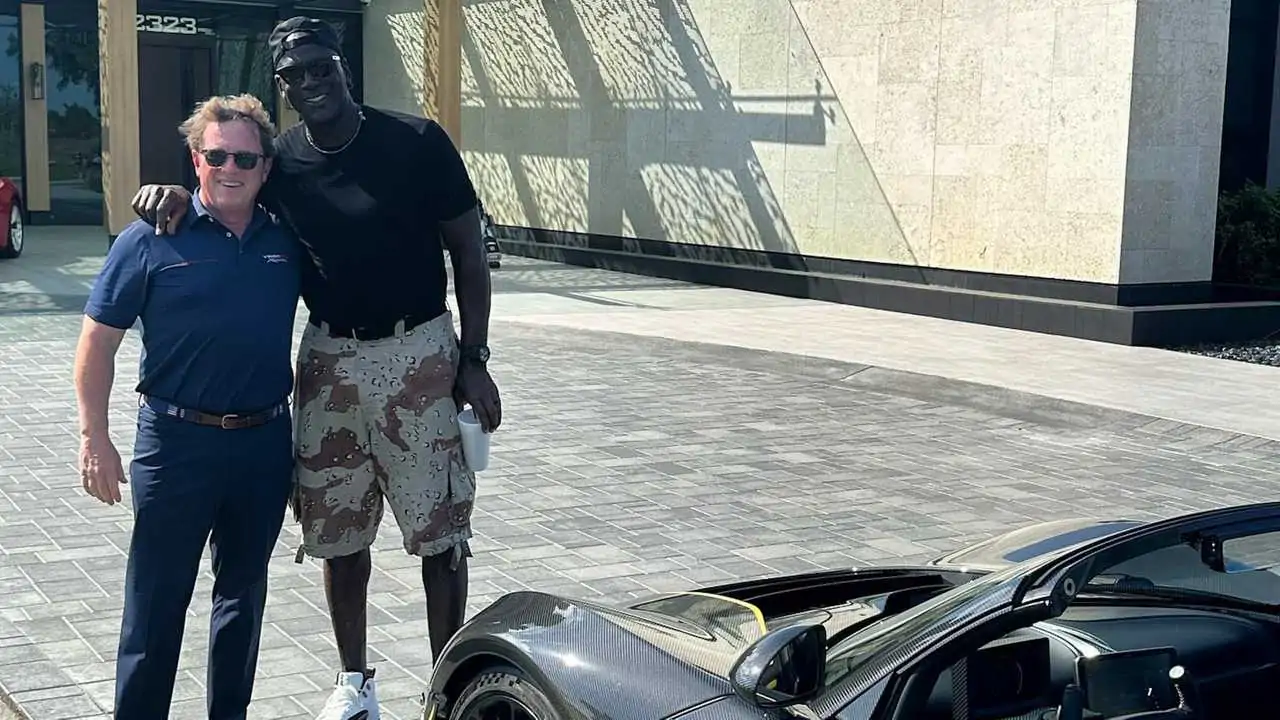 Michael Jordan รับมอบ Hennessey Venom F5 Roadster
