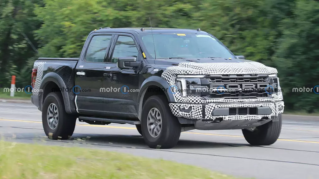 Ford F-150 Raptor Facelift หลุดภาพโชว์กระจังหน้าและไฟหน้าดีไซน์ใหม่