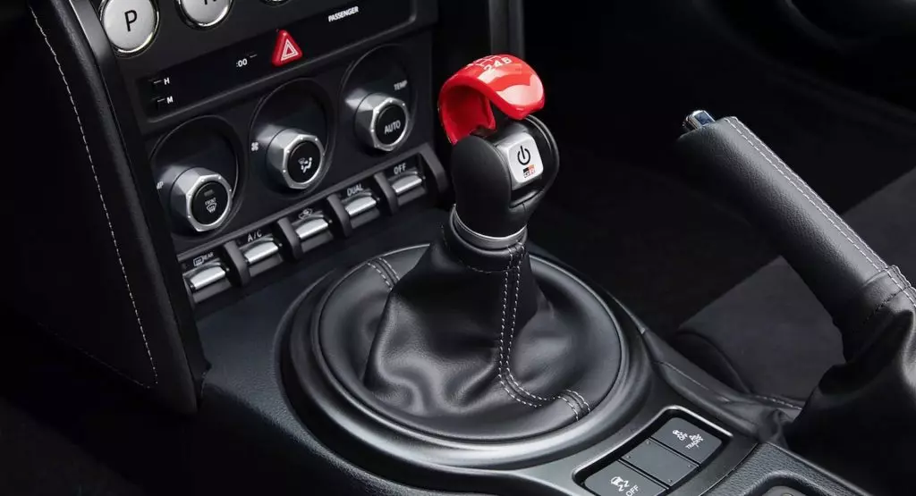 Toyota ได้สร้างรถสปอร์ต GR ไฟฟ้าที่มาพร้อมเกียร์ธรรมดาจำลองแล้ว