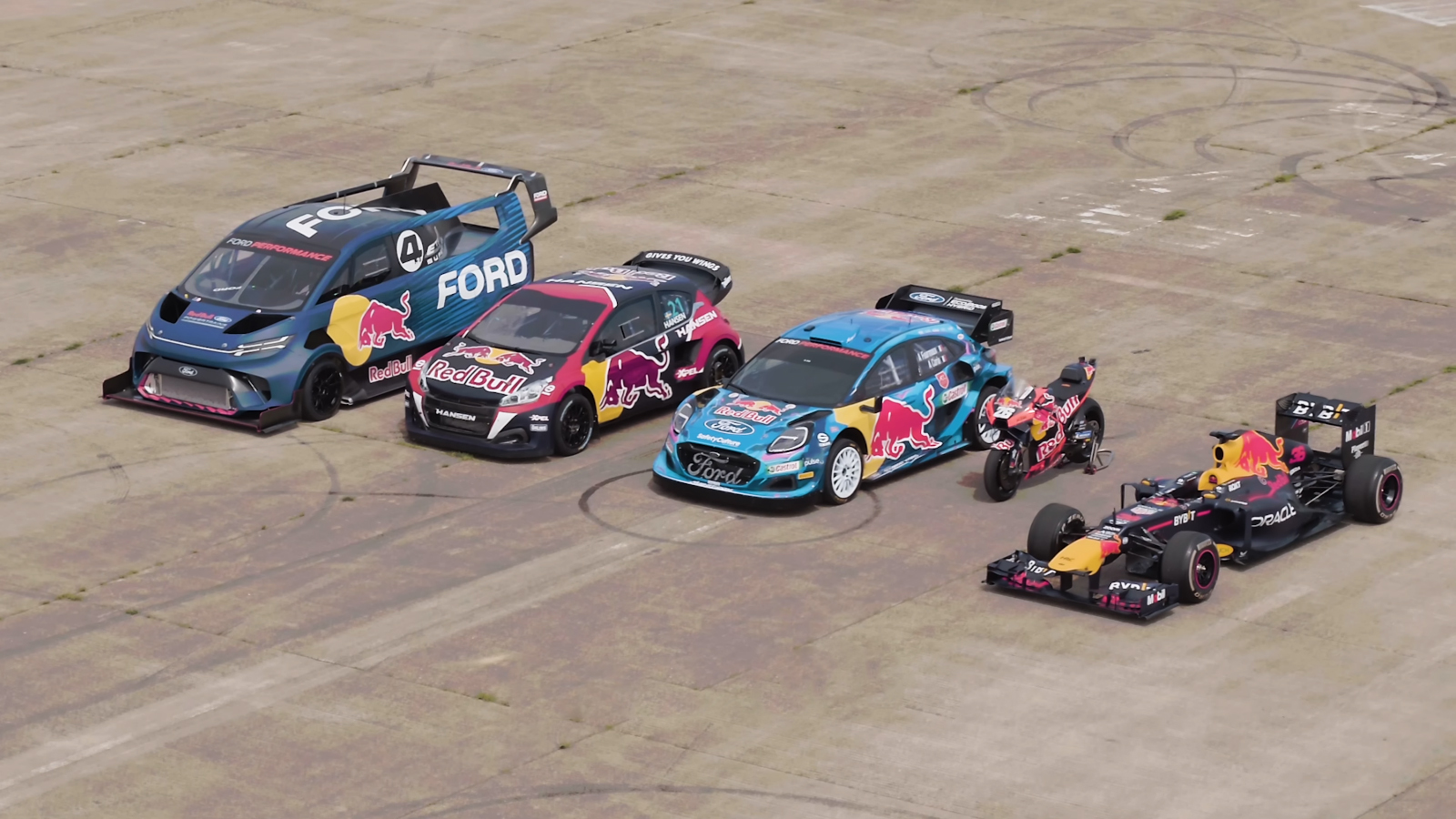 ศึกตัวตึง Red Bull วัดให้รู้ใครเร็วสุดบนทรงตรง 1/4 ไมล์