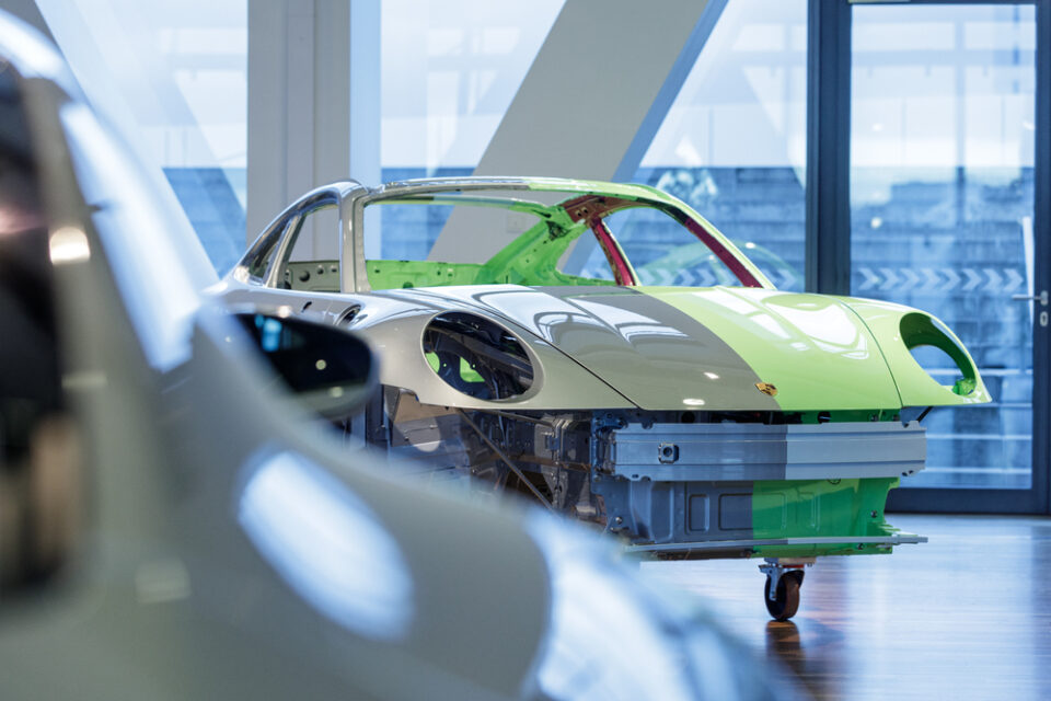 Porsche วางแผนพัฒนาการผลิตรถสปอร์ต ด้วยเหล็กคุณภาพสูง เพื่อลดมลพิษ