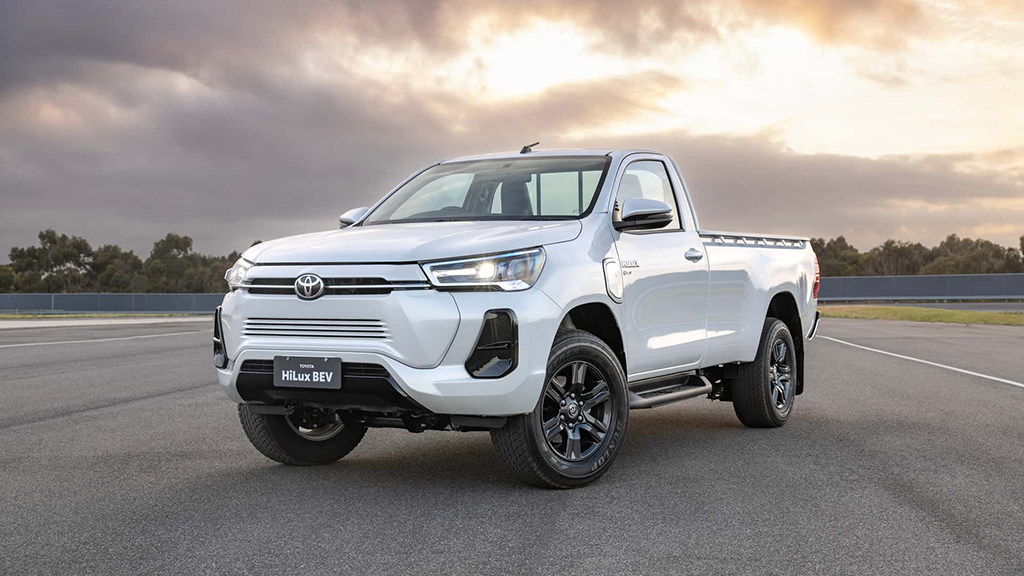 Toyota บอกกระบะ Hilux EV กำลังอยู่ในช่วงของการศึกษาดูงาน
